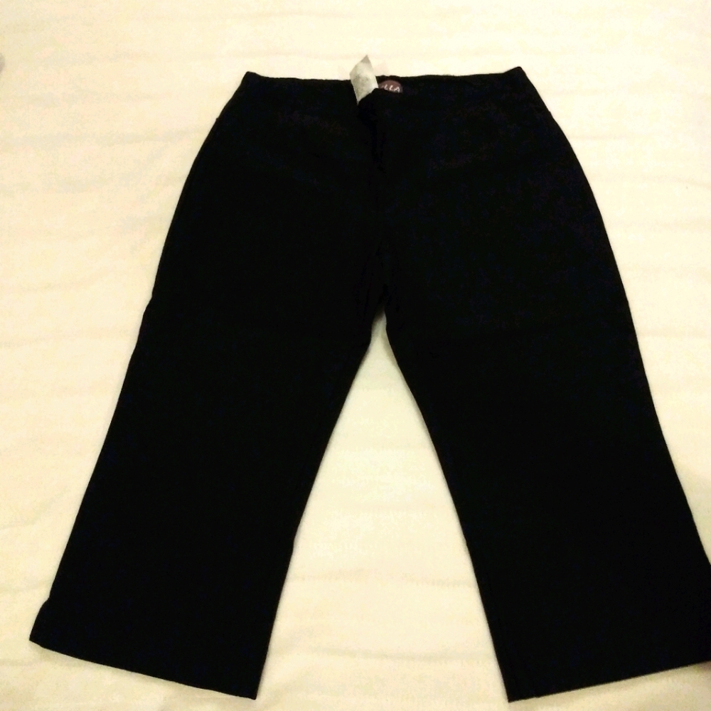Black Slim Fit Capris Pants